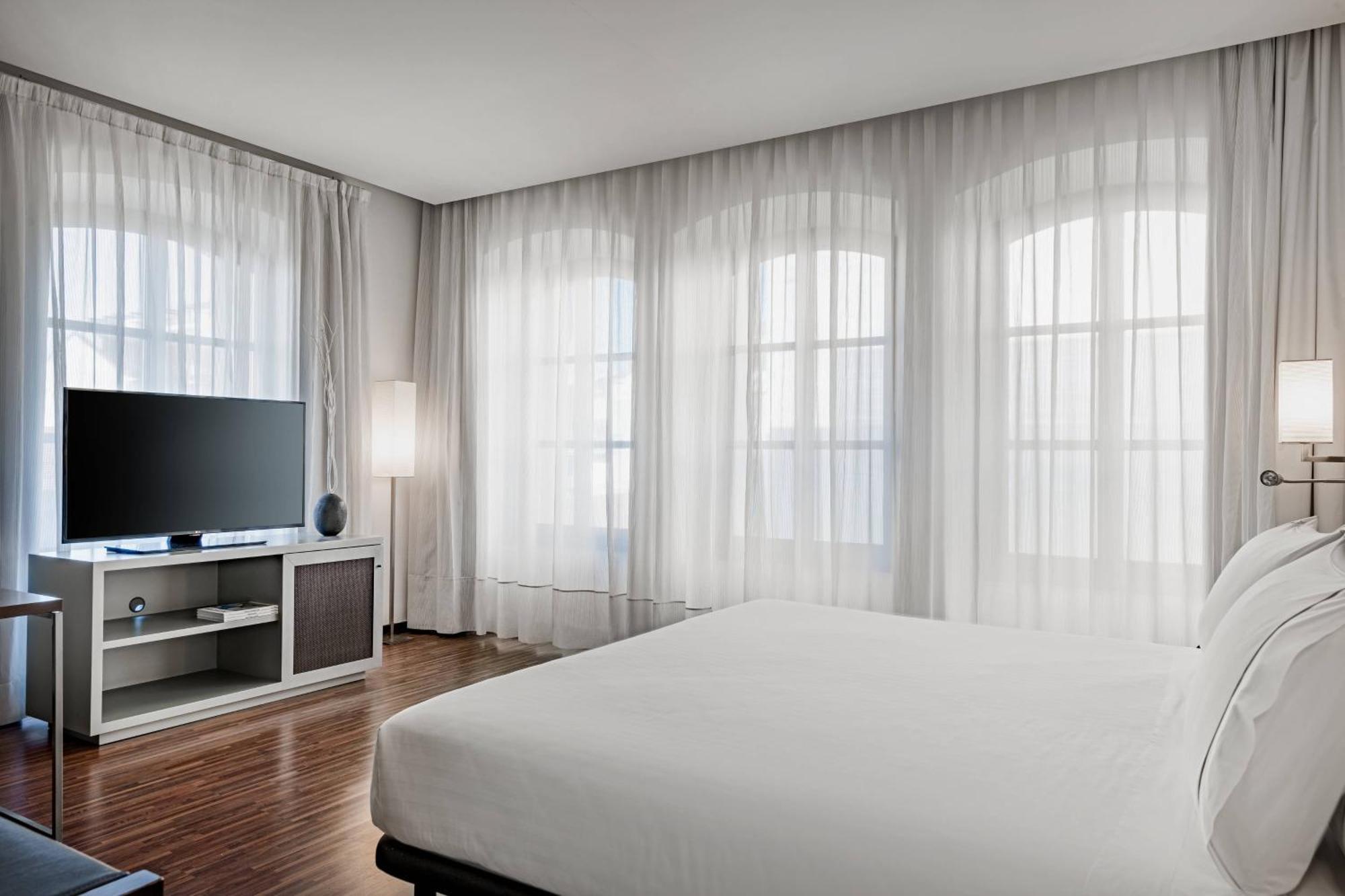 Ac Hotel Torino By Marriott Екстер'єр фото